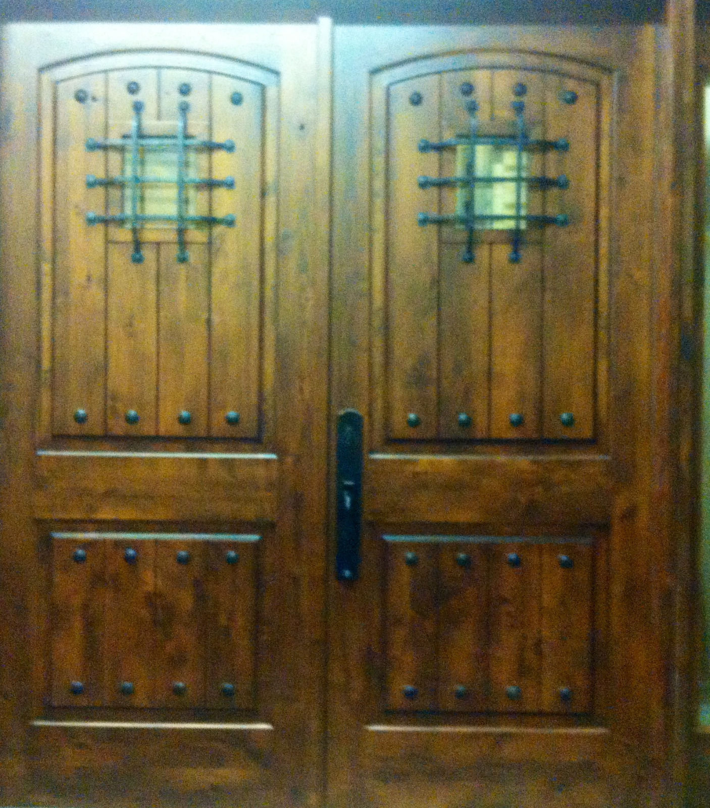 KNOTTY ALDER RUSTIC ARCH TOP ENTRY DOOR EX-1339 - KSR Door 
